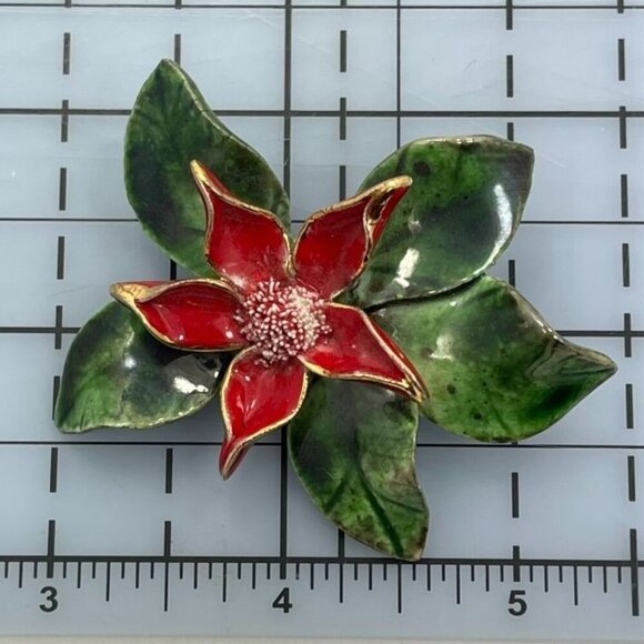 Vintage Porcelain Poinsettia Brooch Hand-Painted Red Green Floral Holiday Pin - Picture 3 of 4
